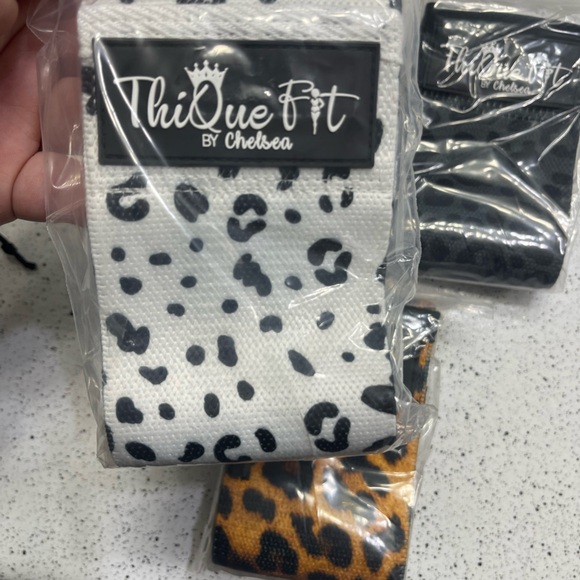 Light,medium and heavy resistance bands - Picture 4 of 4